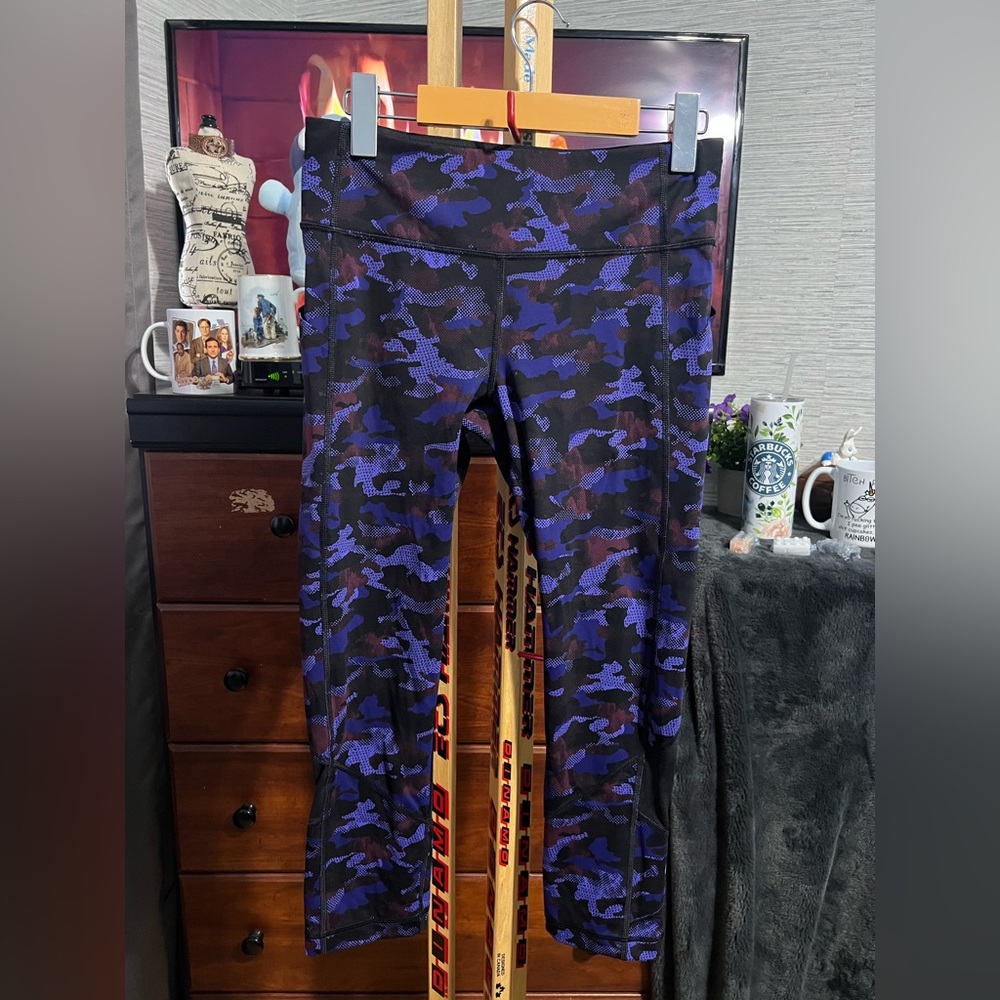 Lululemon Run Inspire Crops ll *issue read description!